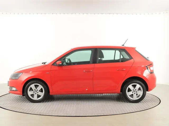Skoda Fabia 2017 photo 2