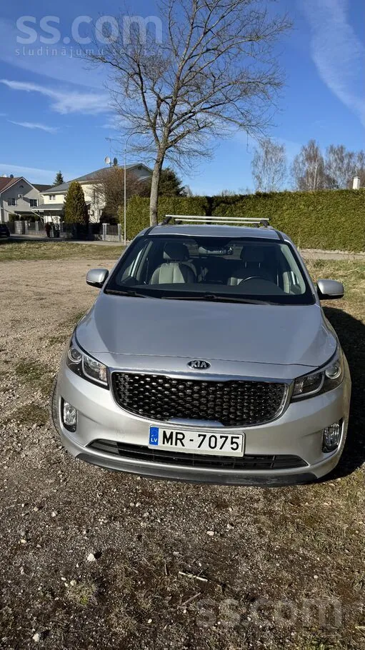 Kia Carnival 2015 photo 3