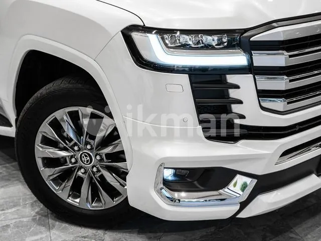 Toyota Land Cruiser 2023 photo 2