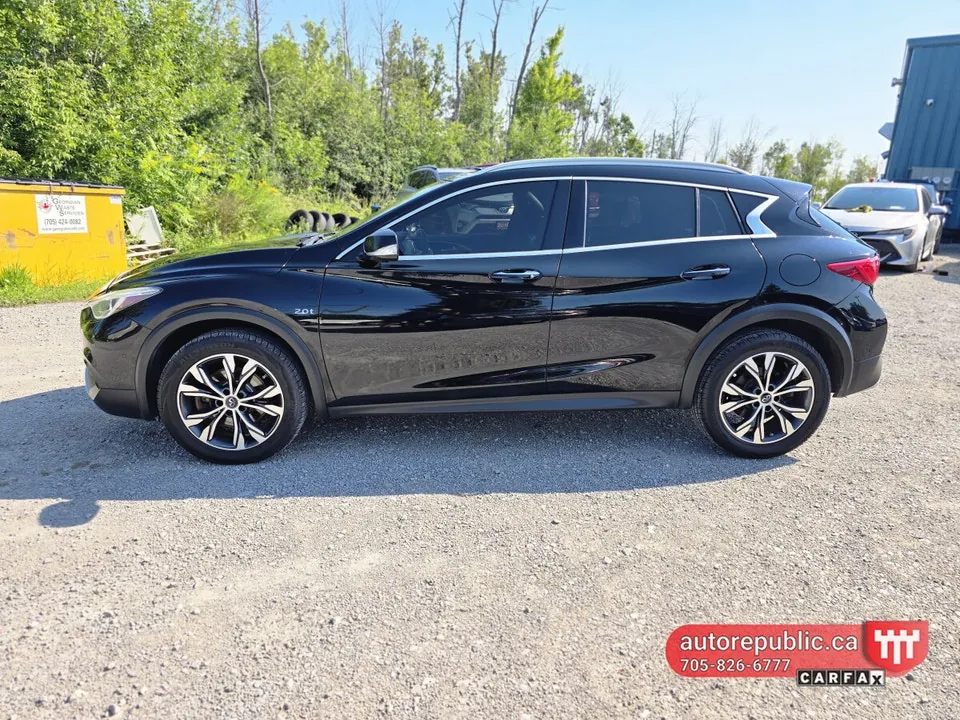 Infiniti Qx30 2017 photo 2