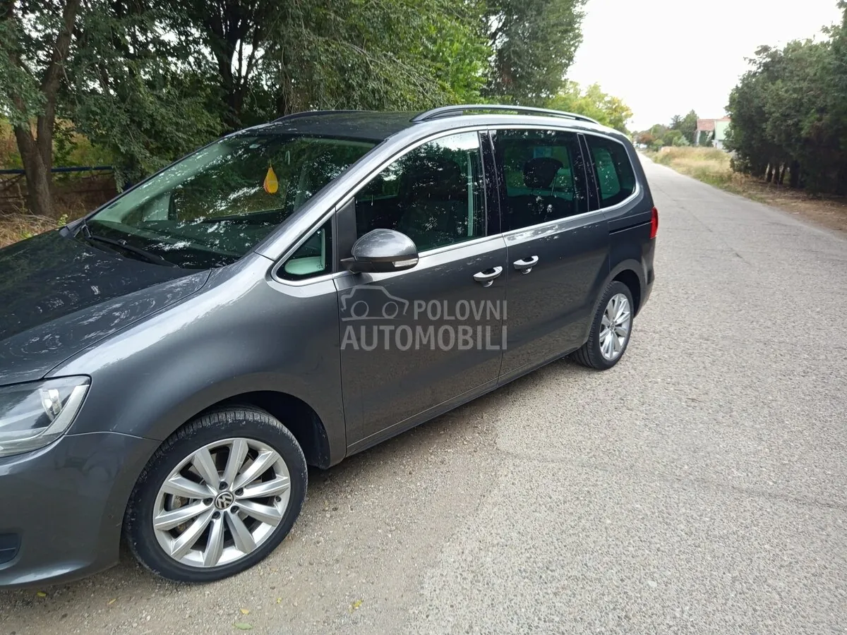 Volkswagen Sharan 2012 photo 2