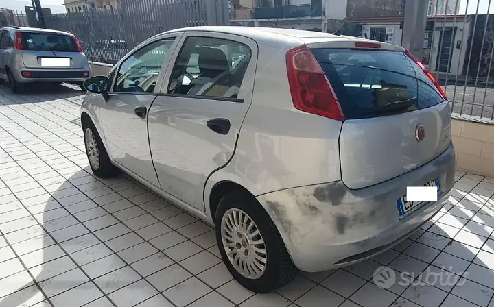 Fiat Grande Punto 2010 photo 4