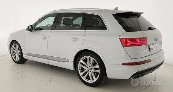 Audi Q7 2019 photo 2