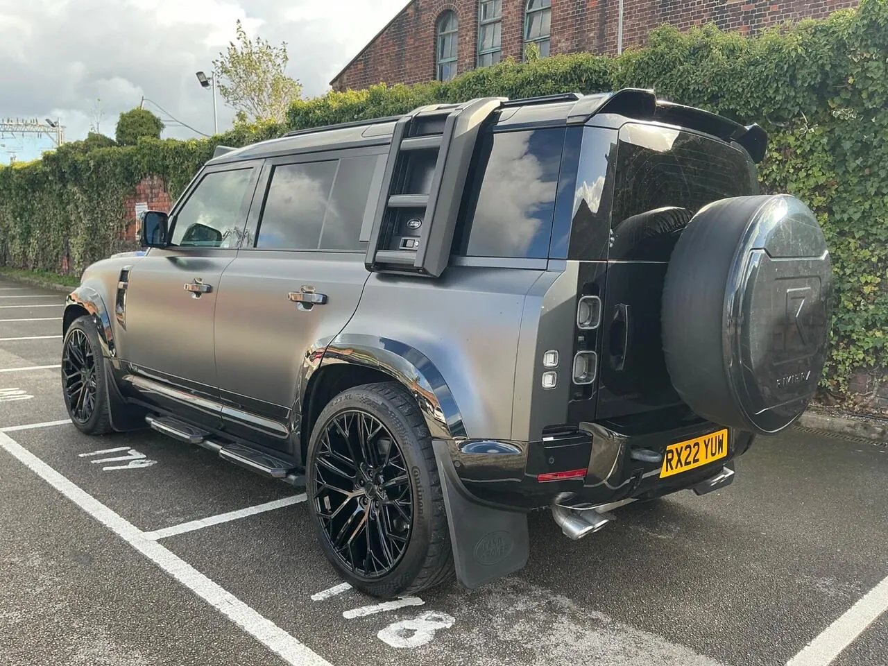 Land Rover Defender 110 2022 photo 4