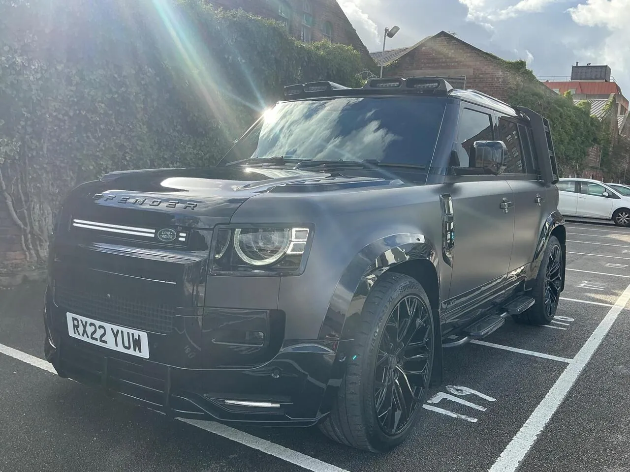 Land Rover Defender 110 2022 photo 3