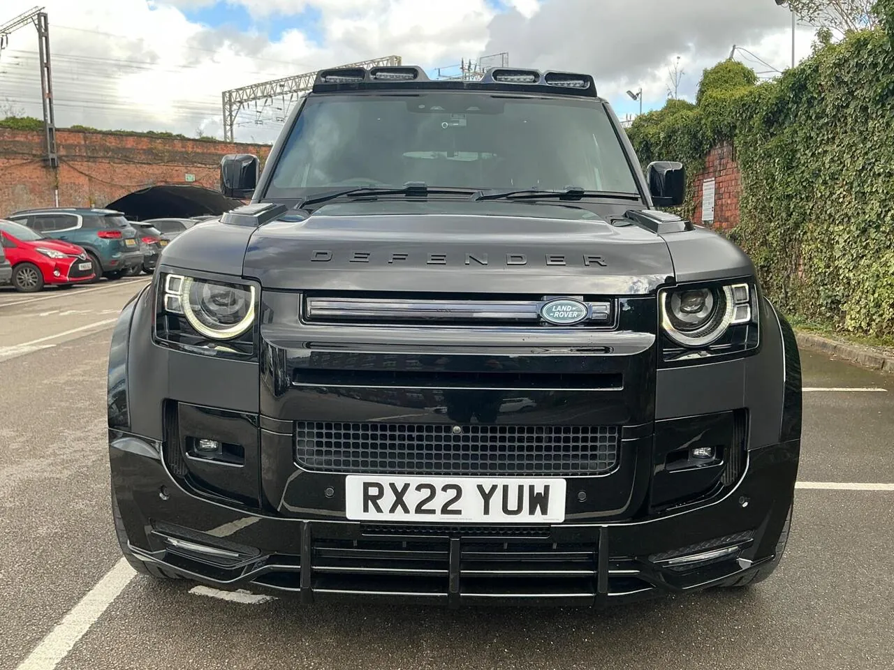 Land Rover Defender 110 2022 photo 5
