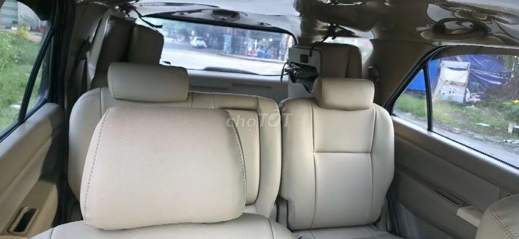 Toyota Fortuner 2010 photo 4