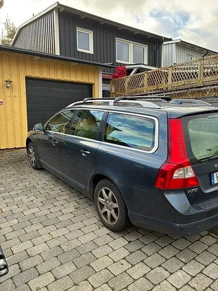 Volvo V70 2009 photo 2