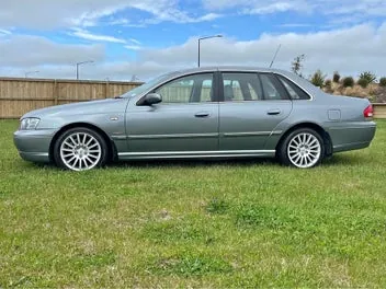 Ford Fairlane 2006 photo 2