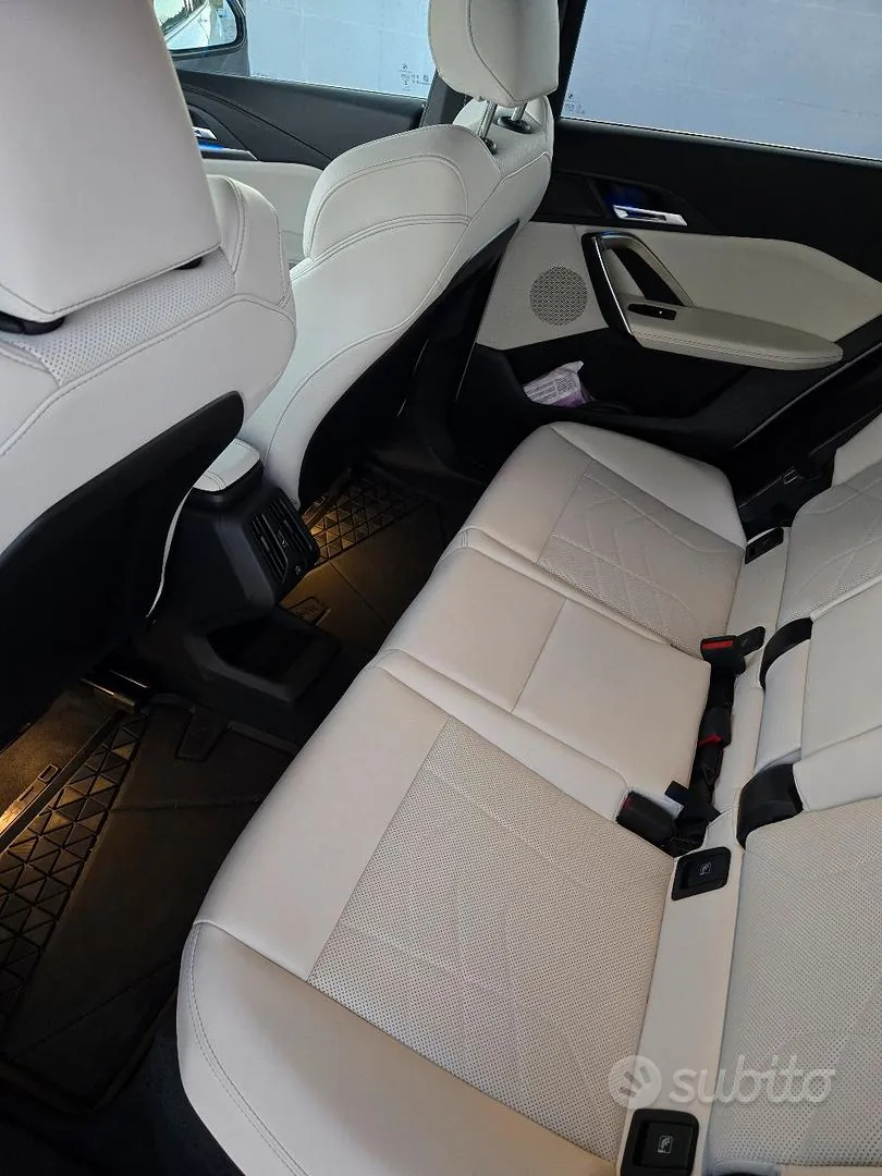 BMW Ix1 2026 photo 5