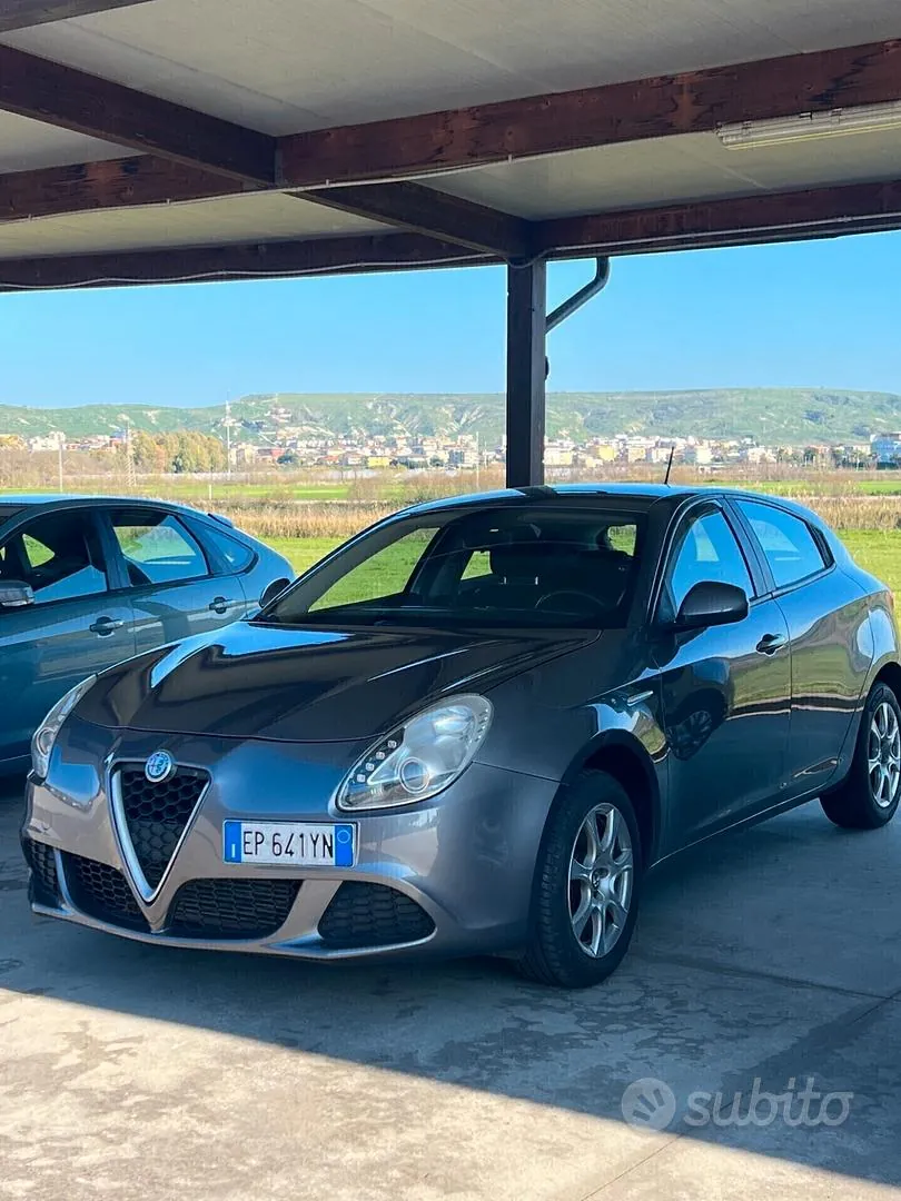 Alfa Romeo Giulietta 2013 photo 2