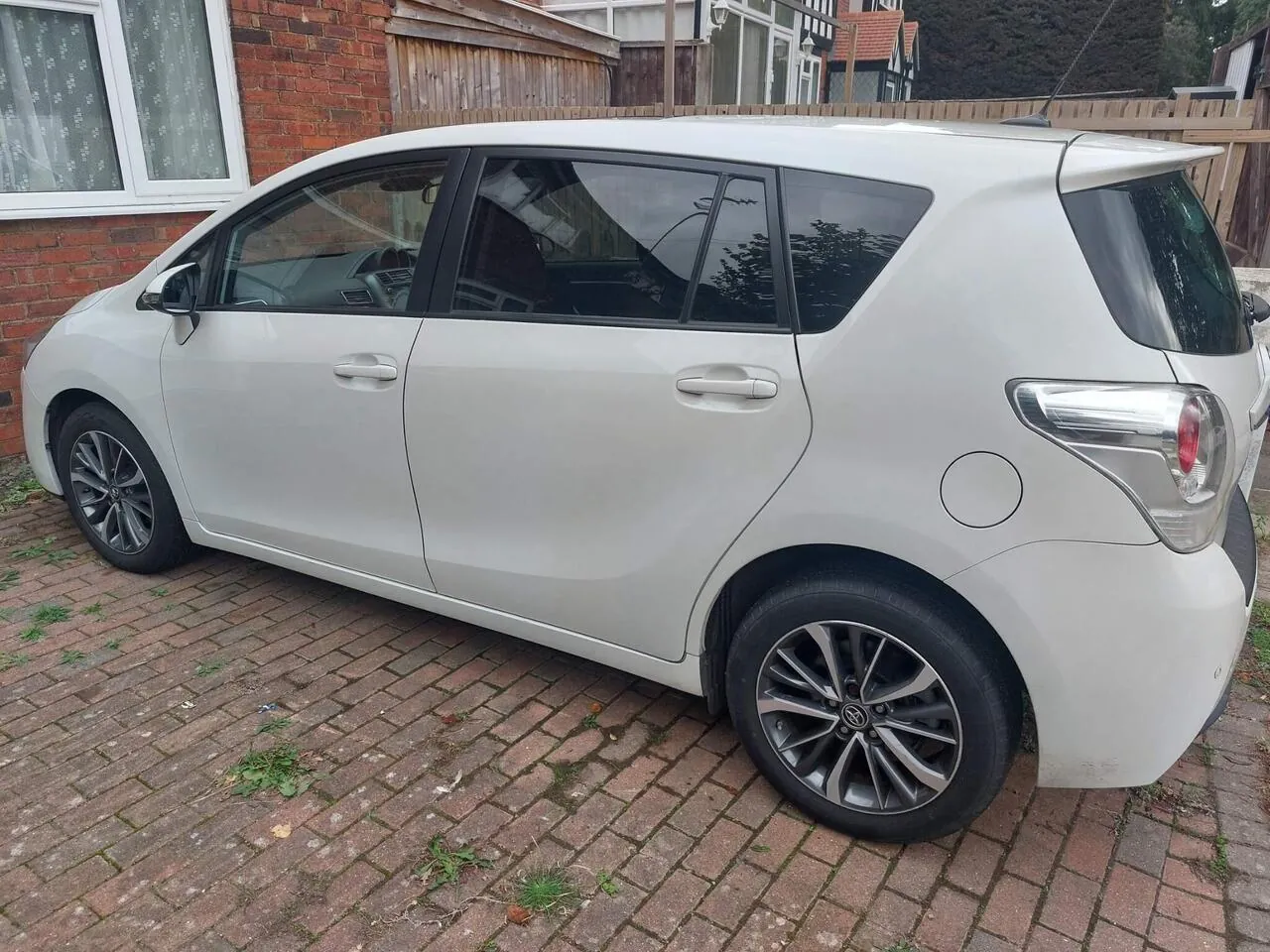 Toyota Verso 2016 photo 3