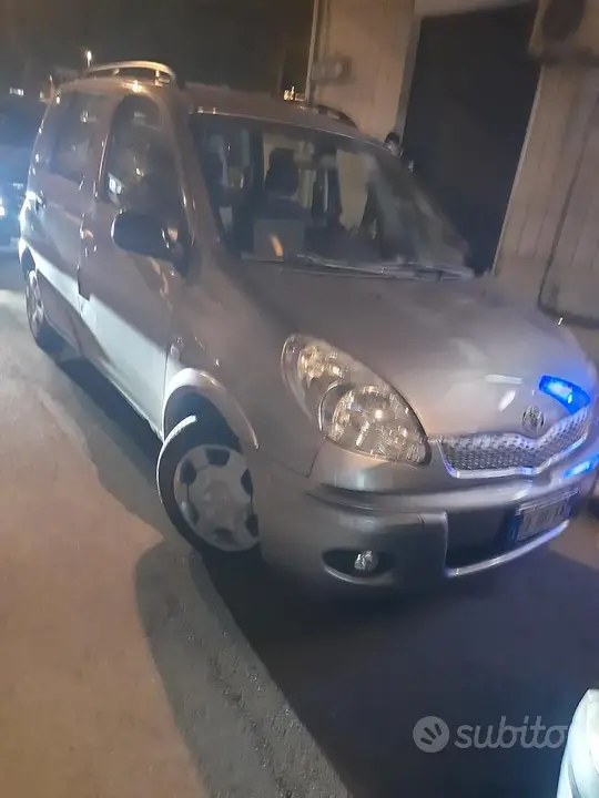 Toyota Yaris 2003 photo 3