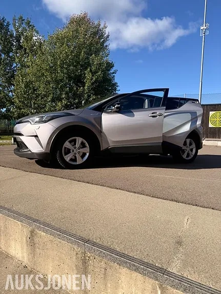 Toyota C-Hr 2020 photo 3