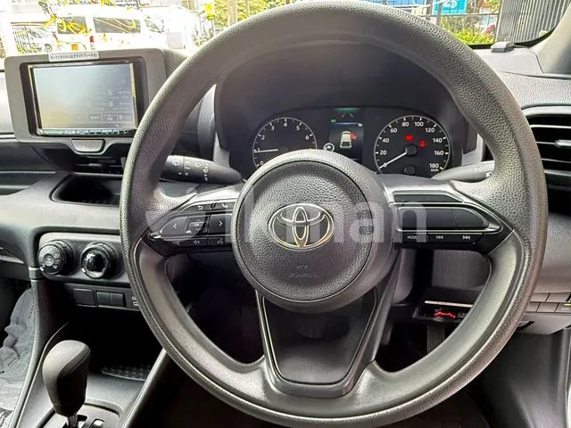 Toyota Yaris 2024 photo 2