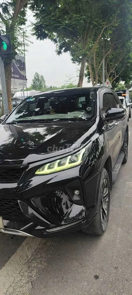 Toyota Fortuner 2021 photo 3