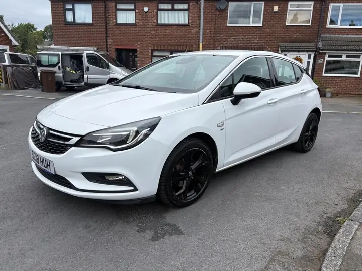 Vauxhall Astra 2018 photo 3