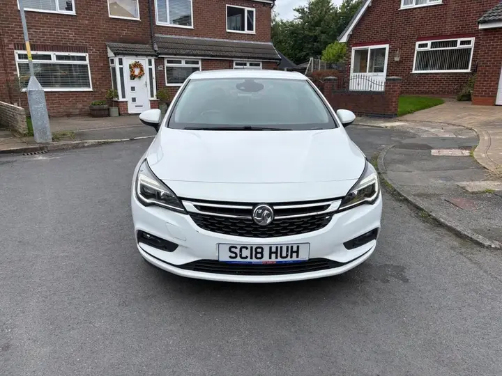 Vauxhall Astra 2018 photo 2