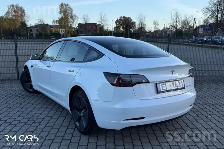 Tesla Model 3 2023 photo 3