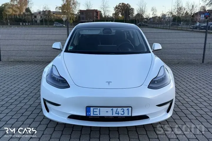 Tesla Model 3 2023 photo 5