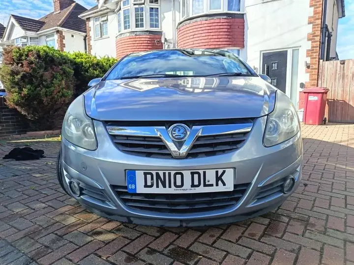 Vauxhall Corsa 2010 photo 3