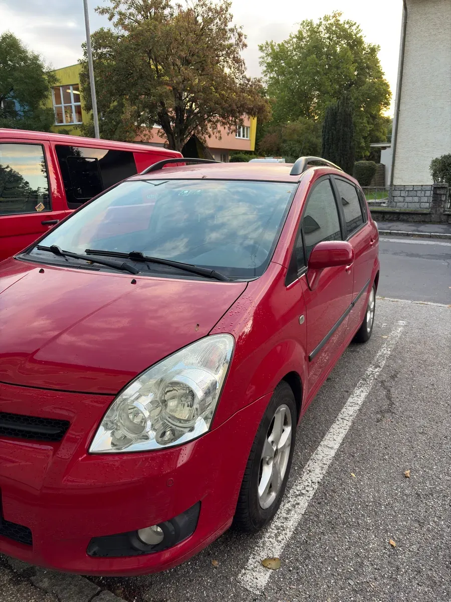 Toyota Verso 2009 photo 2