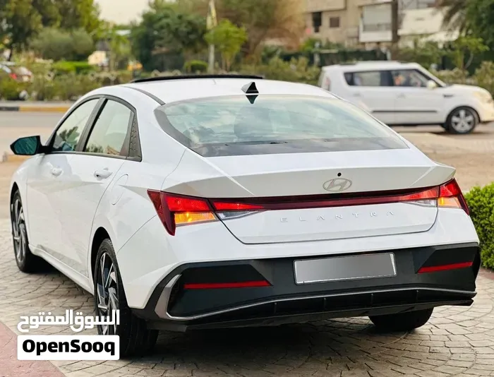 Hyundai Elantra 2025 photo 3