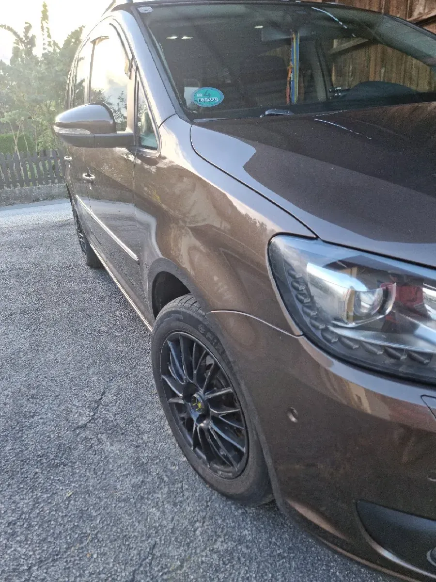 Volkswagen Touran 2012 photo 3