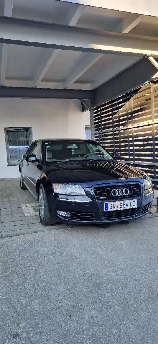 Audi A8 2008 photo 2