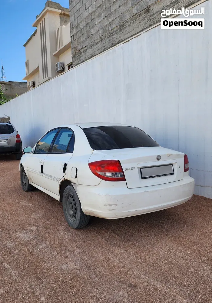 Kia Rio 2002 photo 3