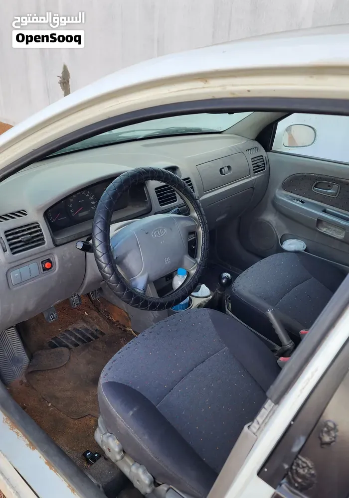 Kia Rio 2002 photo 2