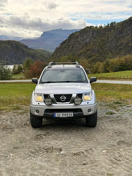 Nissan Navara 2006 photo 2