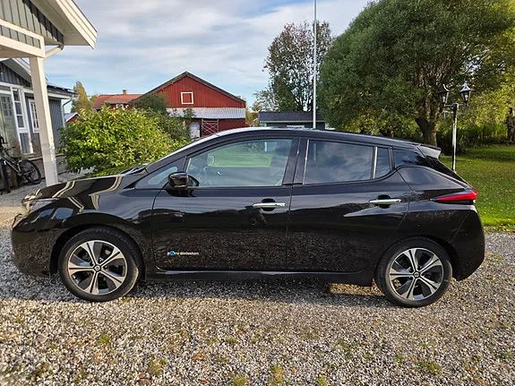Nissan Leaf 2019 photo 2