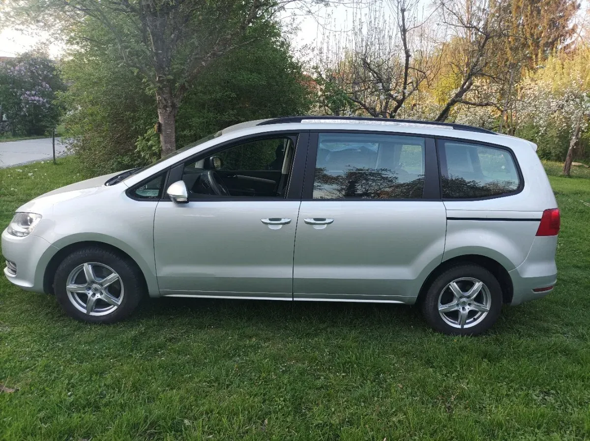 Volkswagen Sharan 2013 photo 2