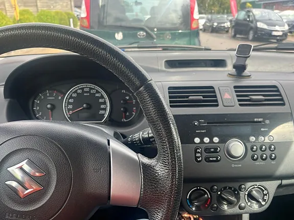 Suzuki Swift 2008 photo 2