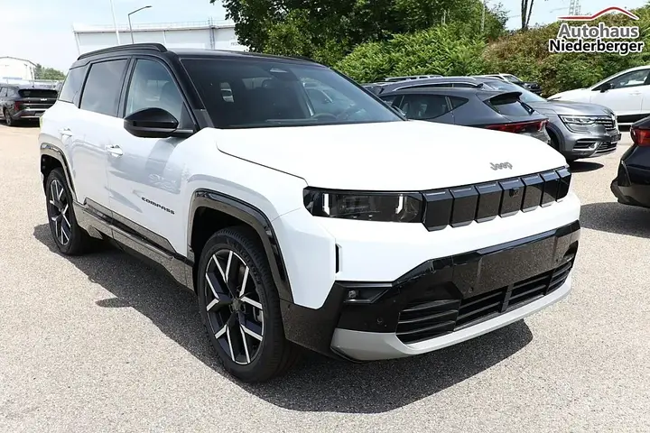 Jeep Compass photo 2