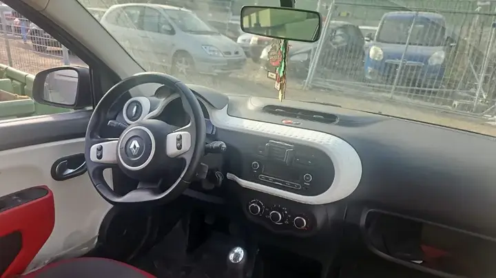 Renault Twingo 2015 photo 2