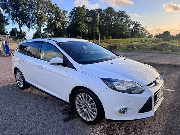 Ford Focus 2012 photo 2