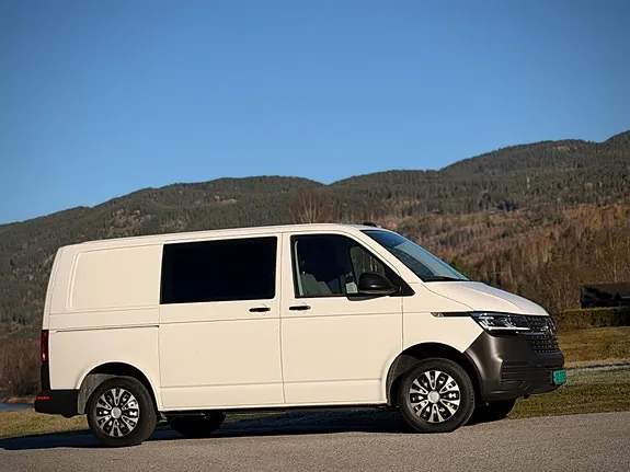 Volkswagen Transporter 2023 photo 2
