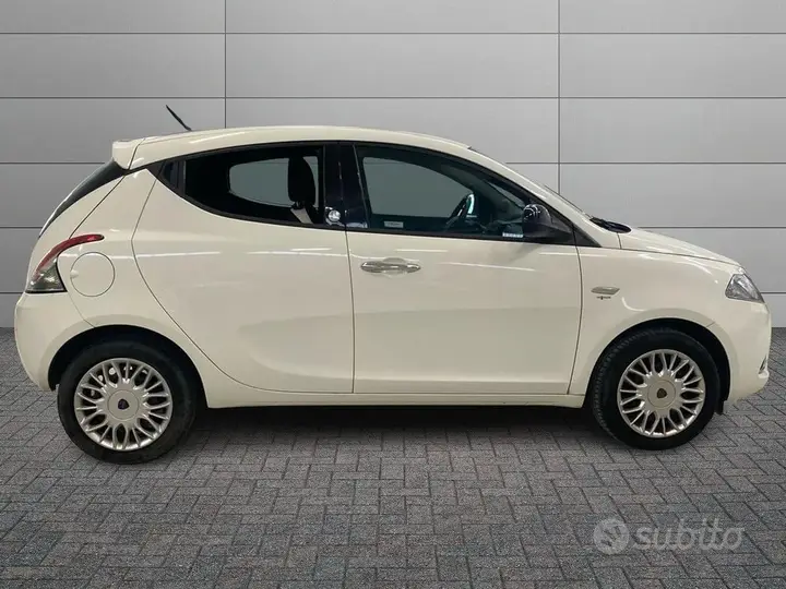 Lancia Ypsilon 2016 photo 3