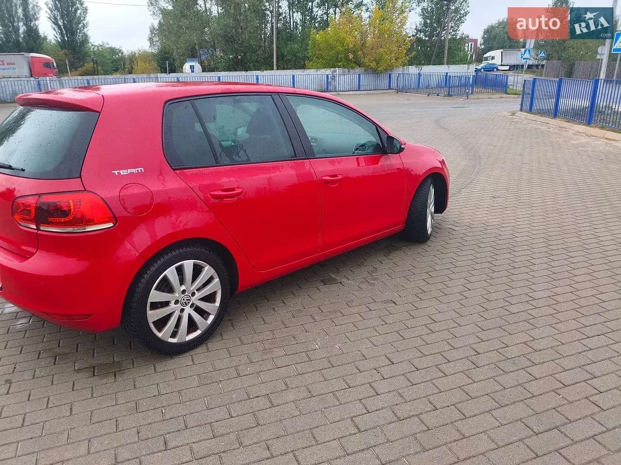 Volkswagen Golf 2010 photo 2