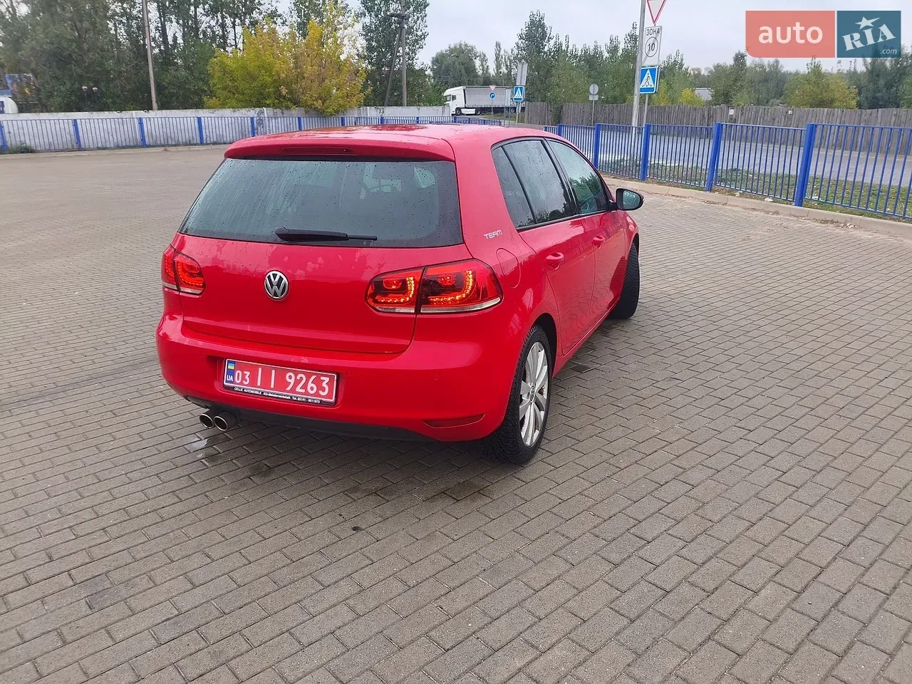 Volkswagen Golf 2010 photo 5