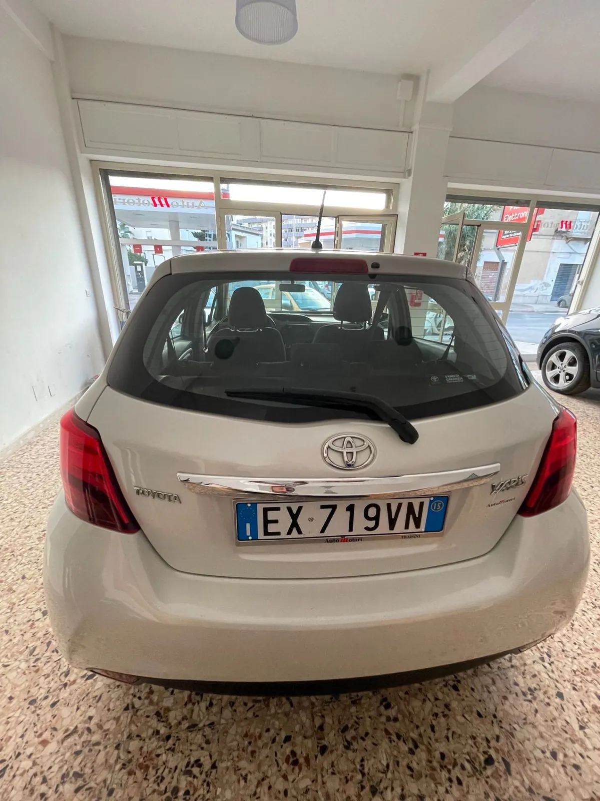 Toyota Yaris 2015 photo 4