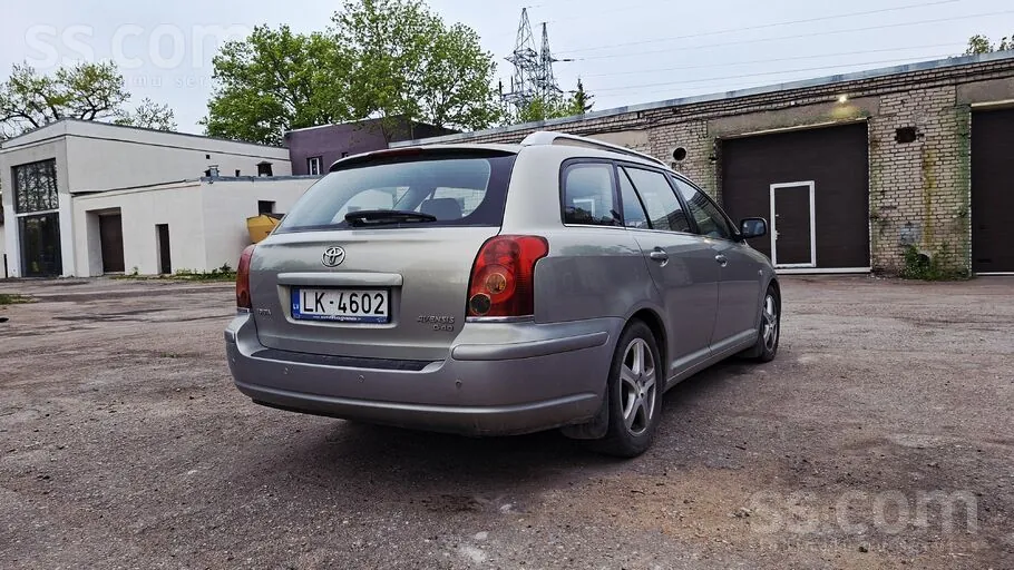 Toyota Avensis 2005 photo 4
