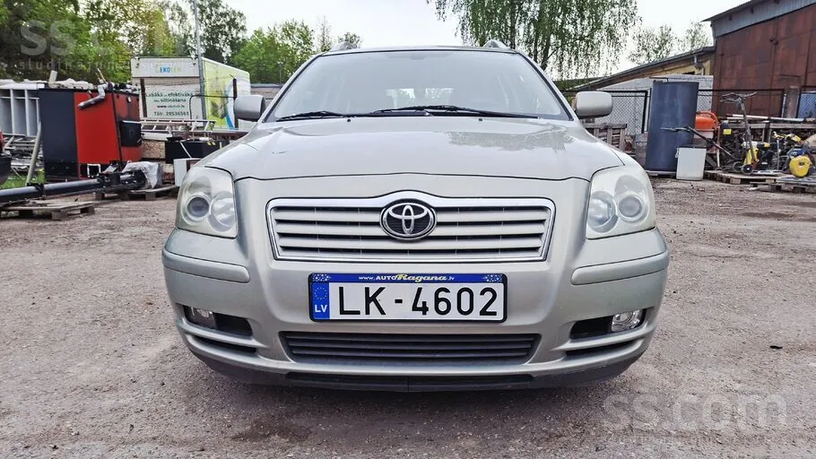 Toyota Avensis 2005 photo 2