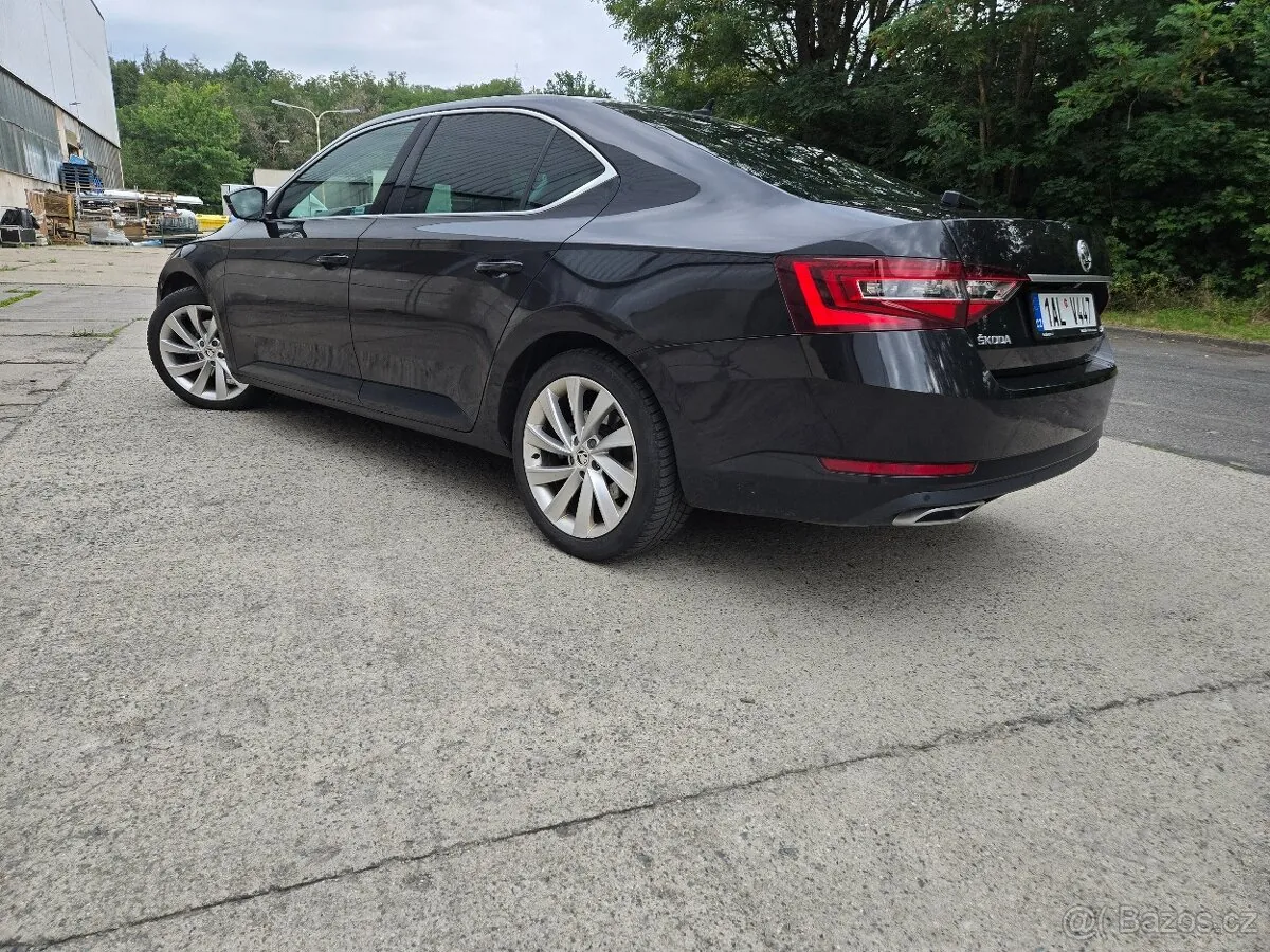 Skoda Superb 2018 photo 3