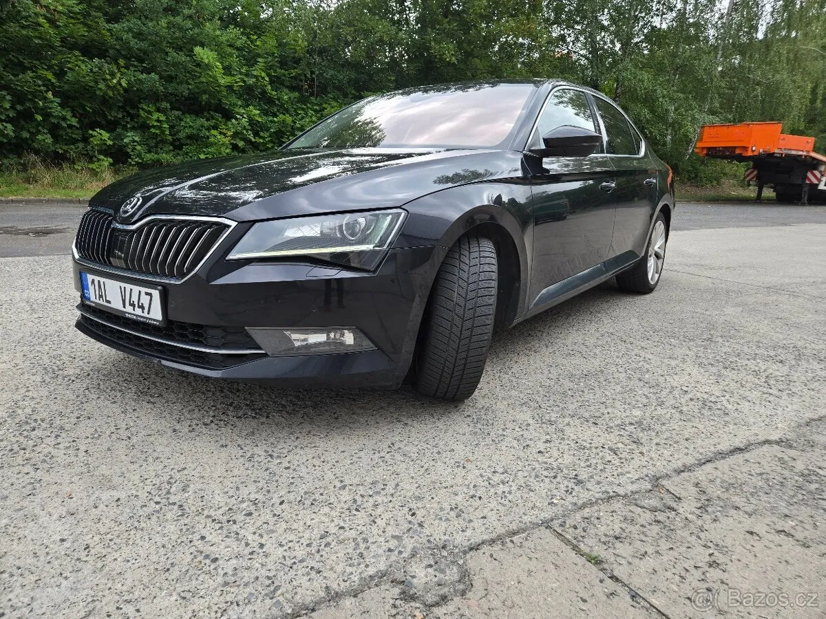 Skoda Superb 2018 photo 2