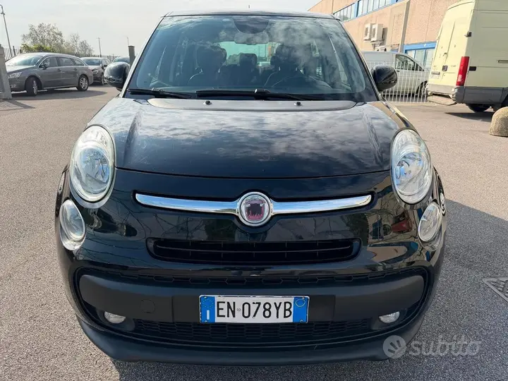 Fiat 500L 2012 photo 2