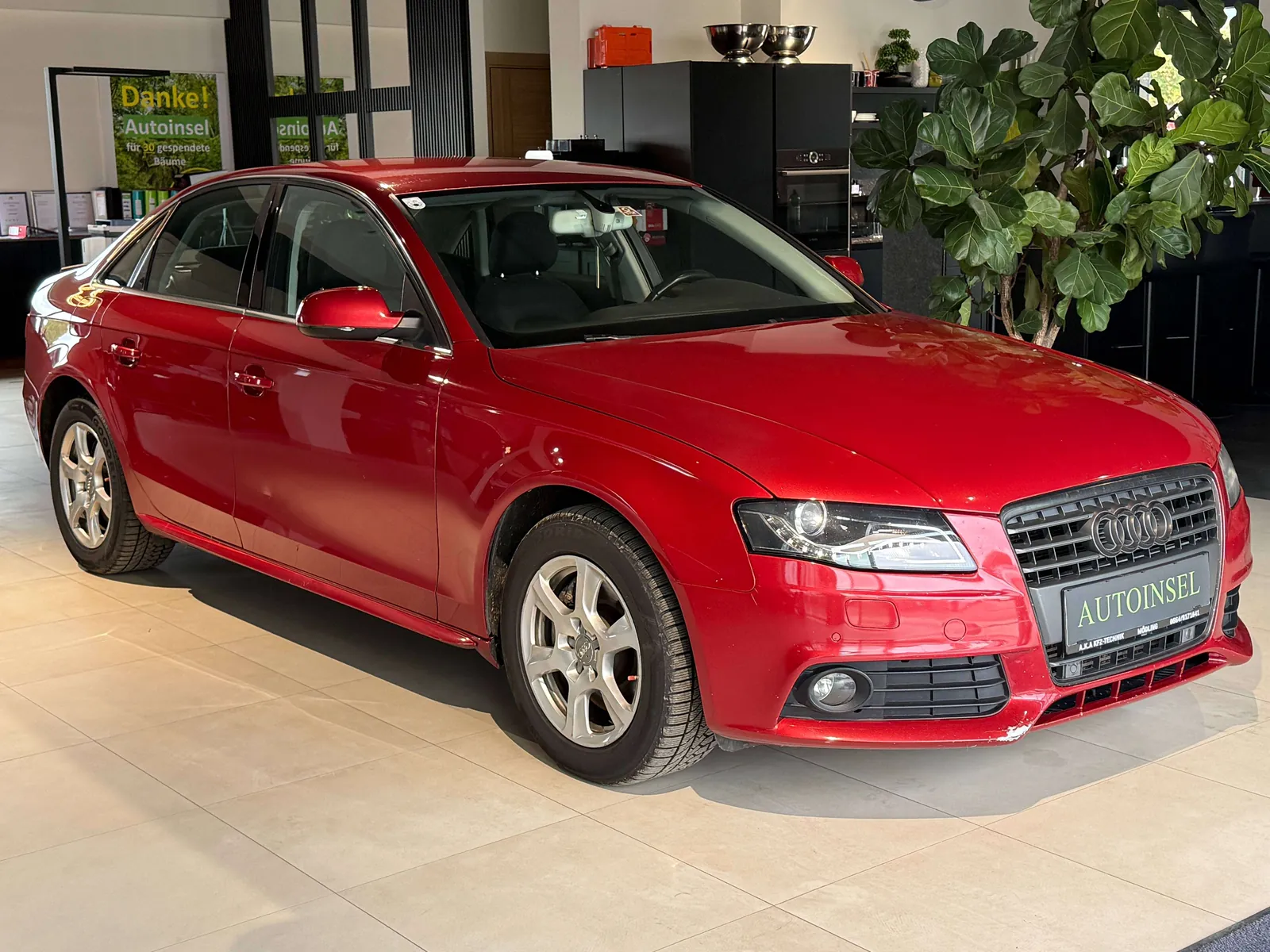 Audi A4 2011 photo 2