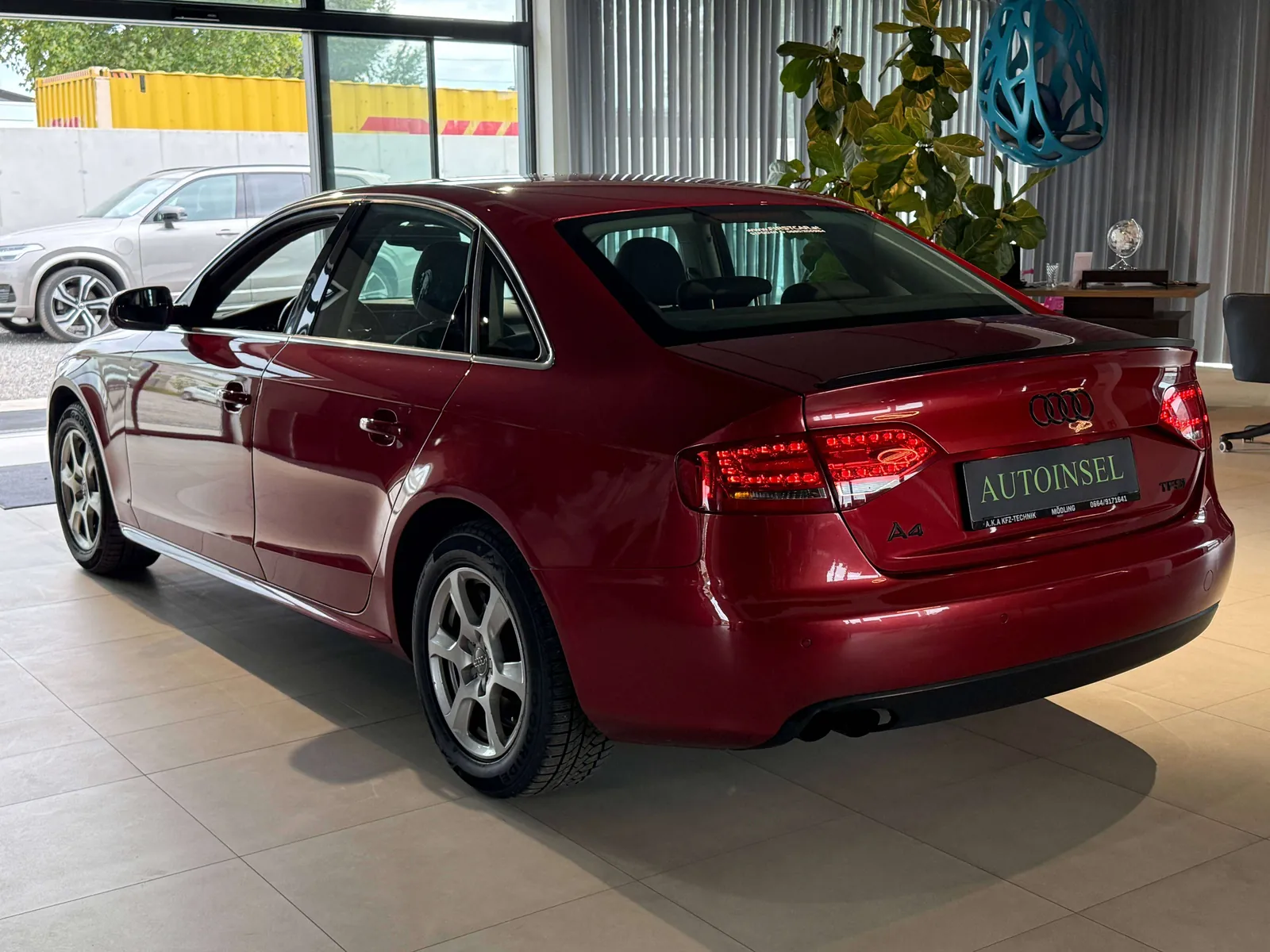 Audi A4 2011 photo 4